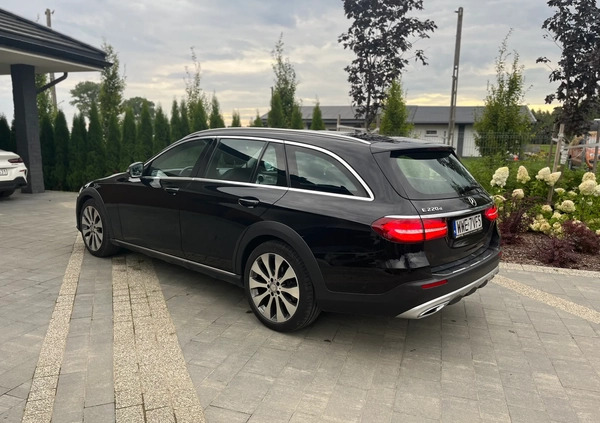Mercedes-Benz Klasa E cena 116000 przebieg: 240000, rok produkcji 2017 z Węgrów małe 46